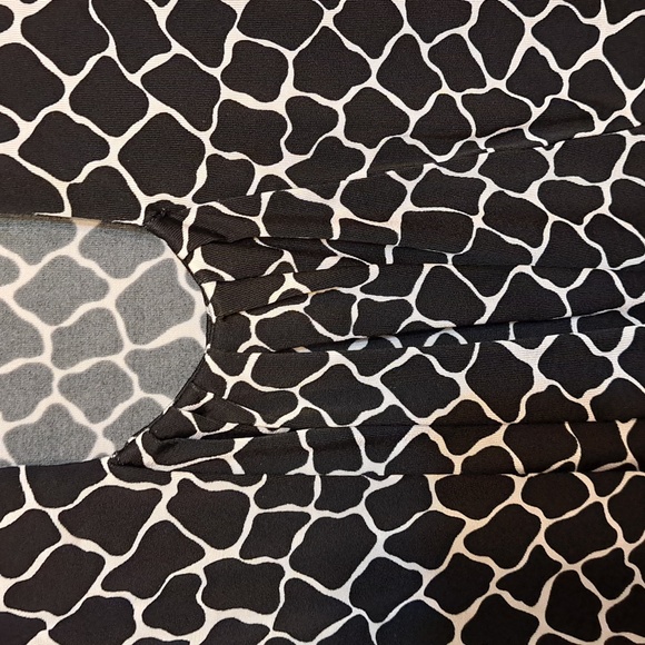 🌴 Wrinkle-Free Top - Picture 4 of 6